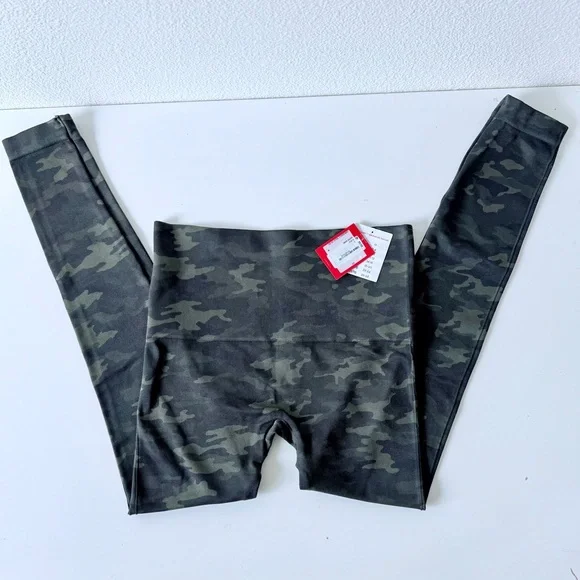 NWT Spanx Green Camo Leggings/Tights/Shapewear Ladies Size Medium (6/8) - Picture 3 of 14